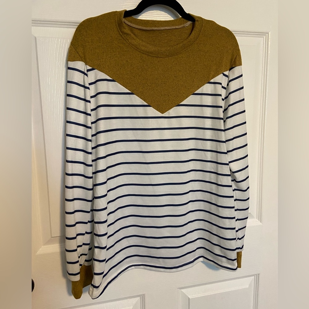 NWOT Floral Blooming from Zulily Yellow & White Stripe Contrast Yolk Long-Sleeve